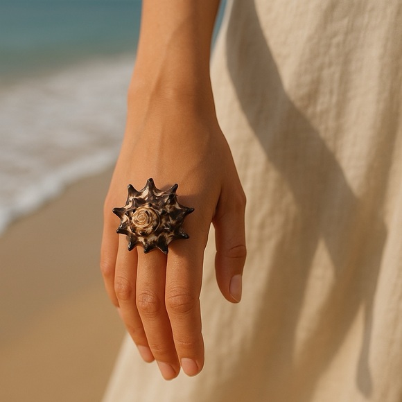 She Shells Art Conch Shell Ring Cocktail Statement Piece Jewelry - Picture 5 of 7